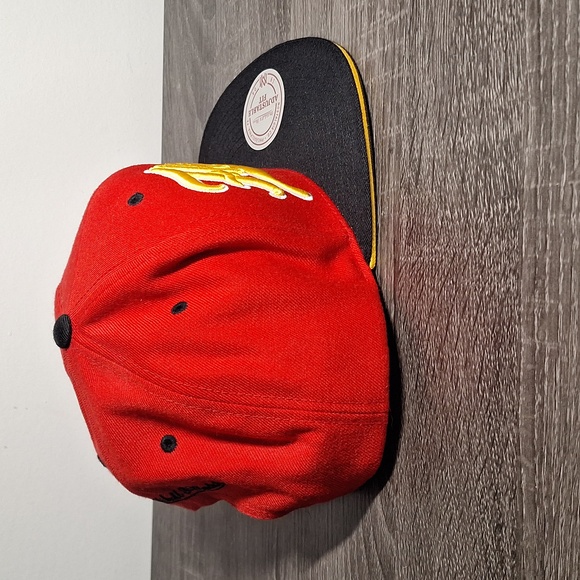 CALGARY FLAMES NHL Mitchell & Ness Hockey Snapback (Adjustable) - Picture 4 of 8